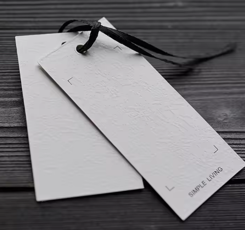 Material: Papel
Tecnología: Impresión
Características del producto: Respetuoso con el medio ambiente.
Prueba rápida en 7 días
Admite seguimiento inteligente
Lugar de origen: Fujian, China
Aplicación: Ropa, zapatos, bolsos.
Modelo:021
Tamaño: 11#, 12#, 13#, 14#, 15#
Tecnología de posprocesamiento: impresión
Estilo: personalizado
Forma del producto: Rectangular
Pantalla de impresión: Impresión
Aplicación: bolsos, zapatos, ropa, prendas de vestir, sombreros.