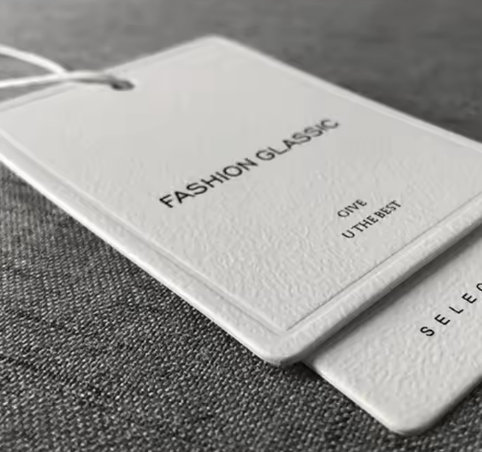 Etiquetas colgantes de papel para ropa con logotipo ecológico personalizado, fabricante profesional, etiquetas colgantes de papel para ropa con logotipo personalizado