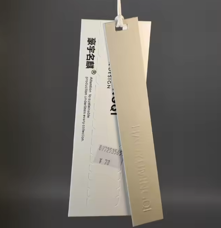 Etiquetas colgantes/etiquetas de papel para ropa personalizadas con MOQ bajo Etiquetas cuadradas para ropa Etiquetas de precio para ropa
