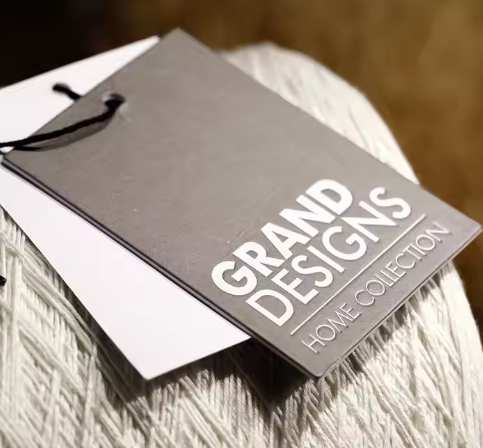 Etiqueta colgante de lujo de alta calidad para ropa, etiqueta colgante de papel con logotipo impreso personalizado, cuerda para ropa, el mejor precio.