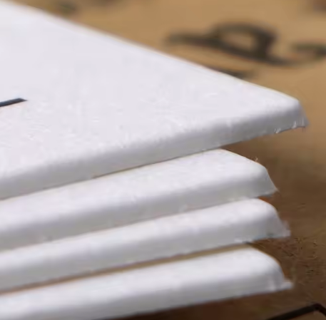 Etiquetas colgantes de lujo con logotipo impreso personalizado en oferta