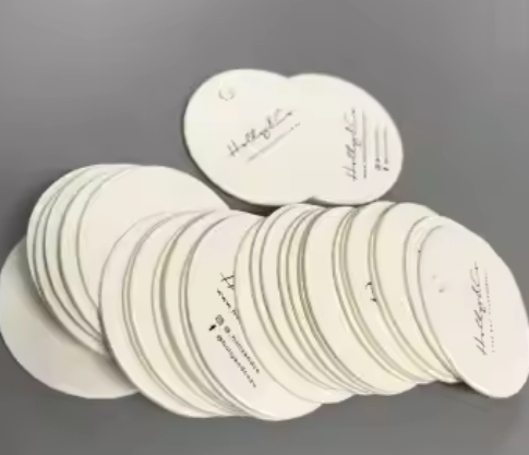 Venta al por mayor de ropa de lujo, etiqueta de ropa de marca hecha a mano, etiqueta colgante de marca, diseño gratuito, etiqueta con logotipo personalizado