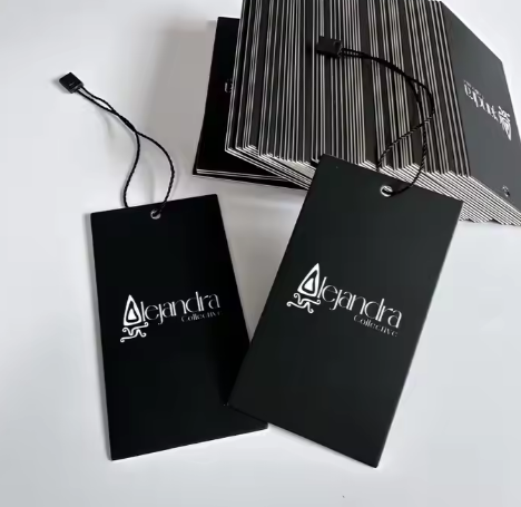 Material: Papel
Tecnología: Impresión
Características del producto: Respetuoso con el medio ambiente.
Prueba rápida en 7 días
Admite seguimiento inteligente
Lugar de origen: Fujian, China
Aplicación: Ropa, zapatos, bolsos.
Modelo:021
Tamaño: 11#, 12#, 13#, 14#, 15#
Tecnología de posprocesamiento: impresión
Estilo: personalizado
Forma del producto: Rectangular
Pantalla de impresión: Impresión
Aplicación: bolsos, zapatos, ropa, prendas de vestir, sombreros.