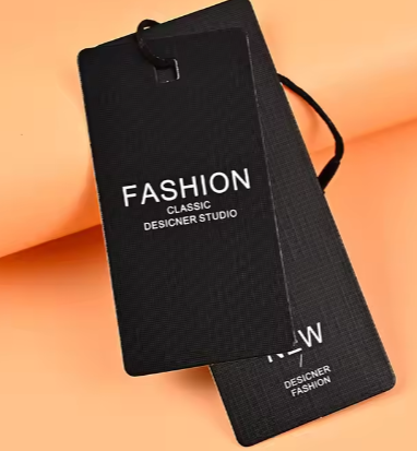 Etiqueta colgante personalizada con logotipo de marca privada para ropa, etiqueta colgante para ropa, impresión en papel personalizada, sostenible, 100 piezas Etiqueta colgante personalizada con logotipo de marca privada para ropa, etiqueta colgante para ropa, impresión en papel personalizada, sostenible, 100 piezas