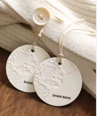 Etiqueta colgante personalizada con logotipo de marca privada para ropa, etiqueta colgante para ropa, impresión en papel personalizada, sostenible, 100 piezas Etiqueta colgante personalizada con logotipo de marca privada para ropa, etiqueta colgante para ropa, impresión en papel personalizada, sostenible, 100 piezas